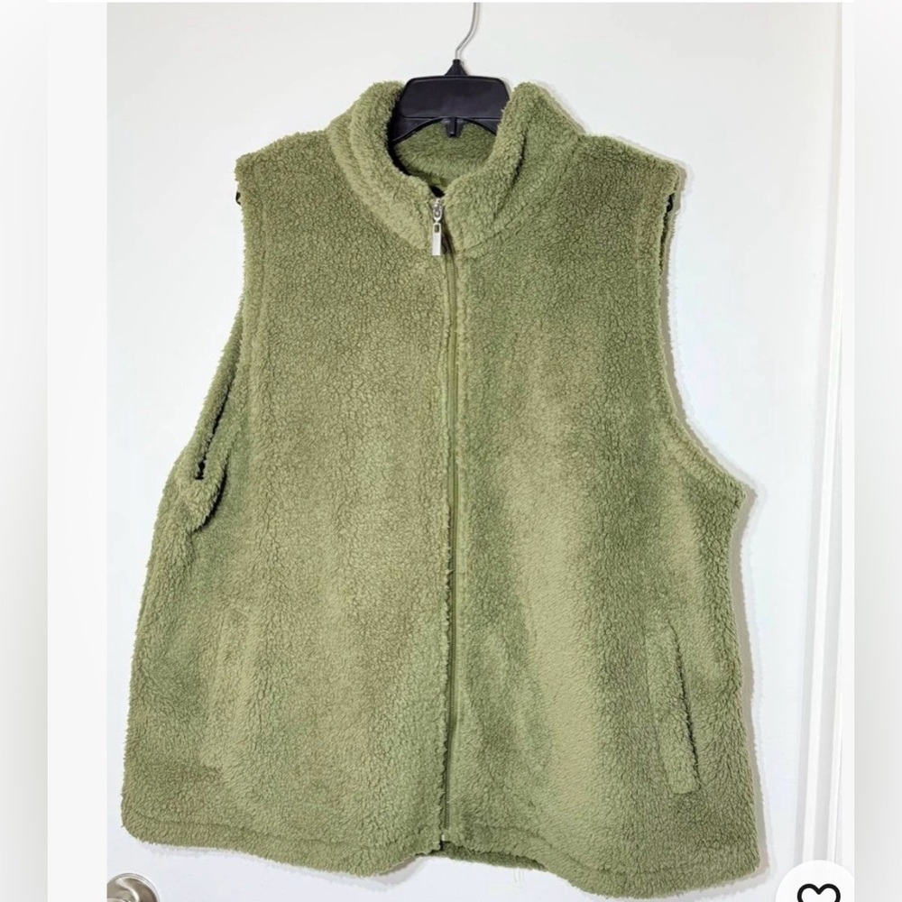 NWT Maurices Women's Sleeveless Jacket Size 2X
